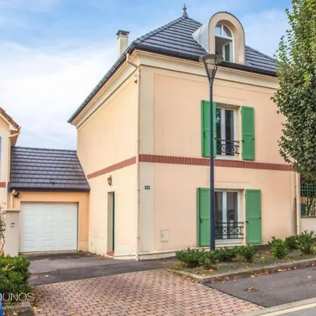 Family House * Magny-le-Hongre